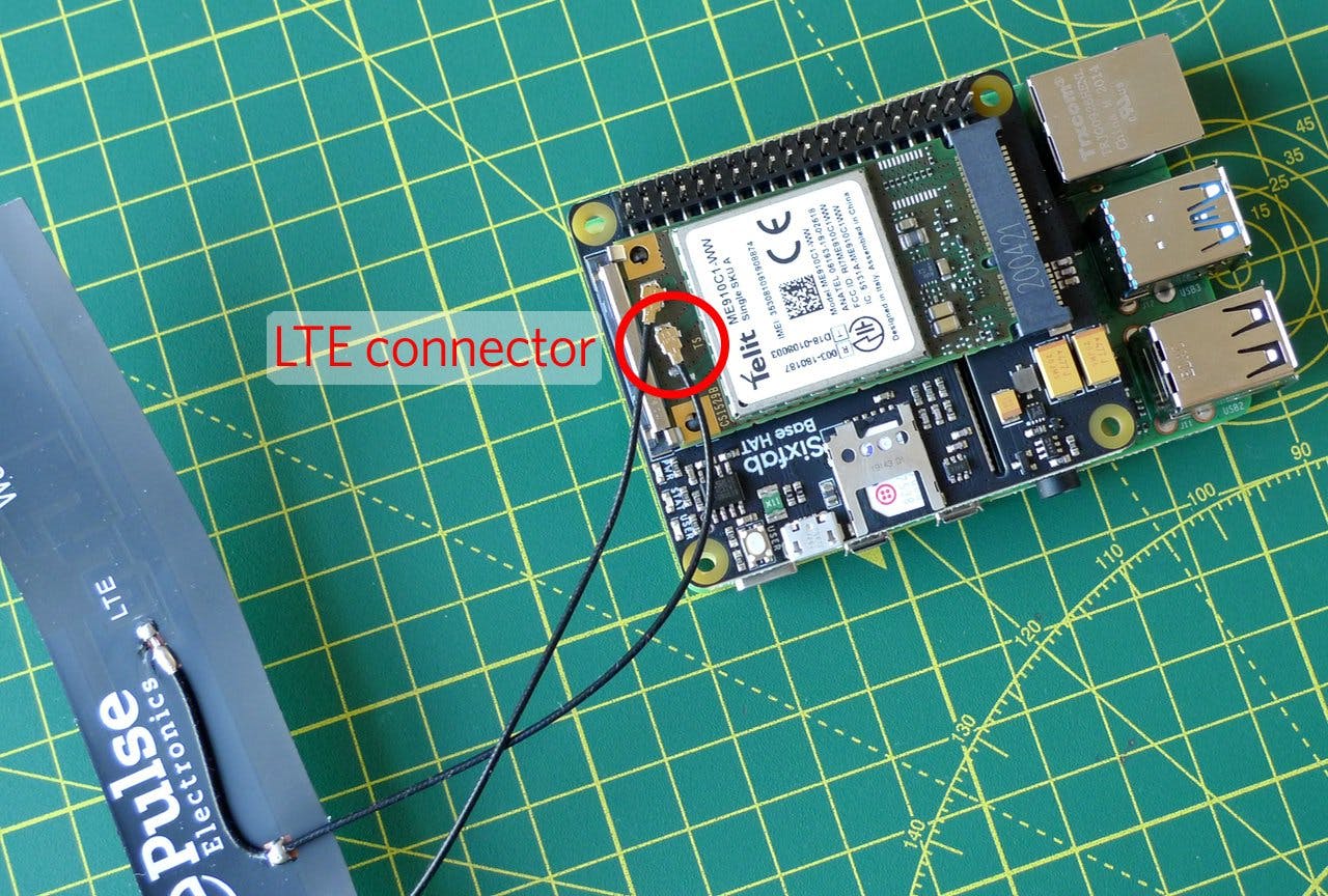 Connect the LTE antenna correctly.